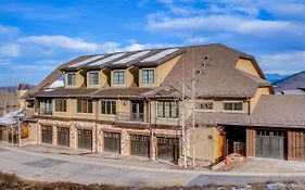 Vintage On The Strand By All Seasons Resort Lodging